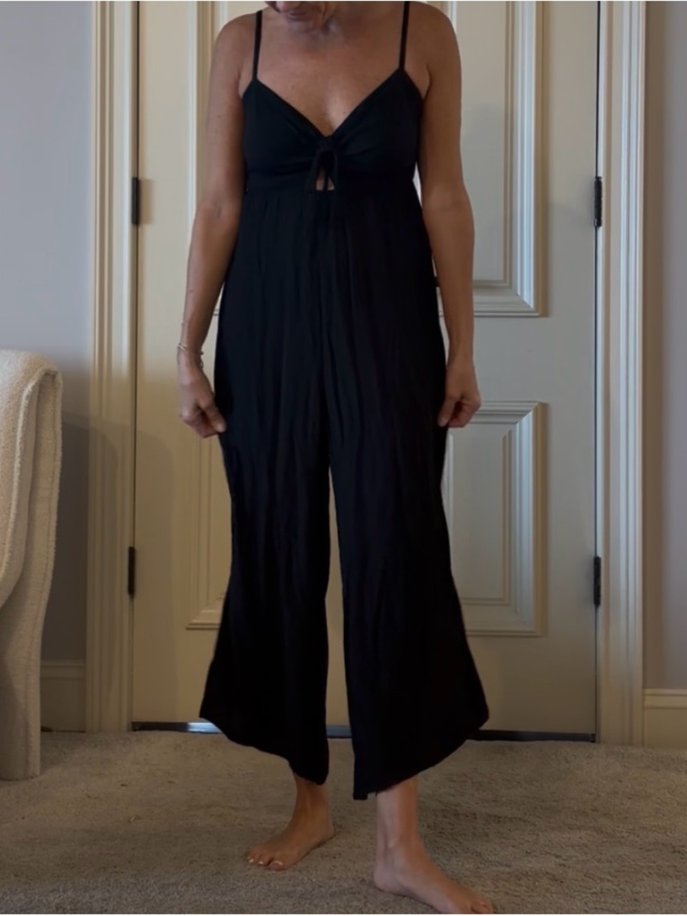 O'Neill Black jumper with tie front and adjustable straps. Super comfy!